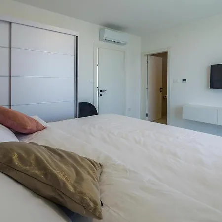 Celi فيلة Valbandon