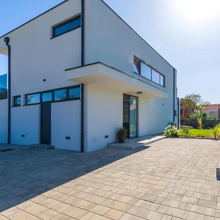 Celi Villa *